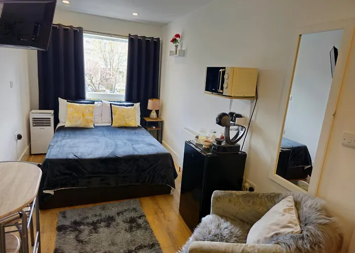 Chanel Ensuite Double Room